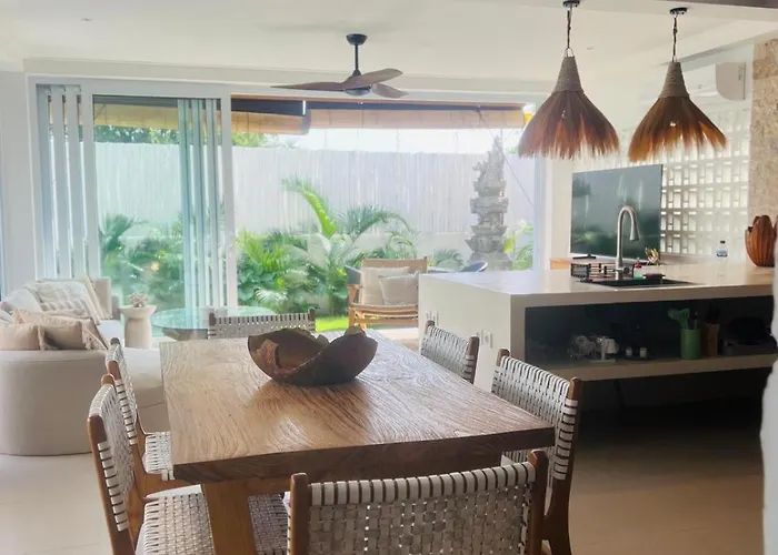 Villa Paradise In Awaits *