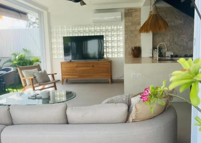 Villa Paradise In Awaits